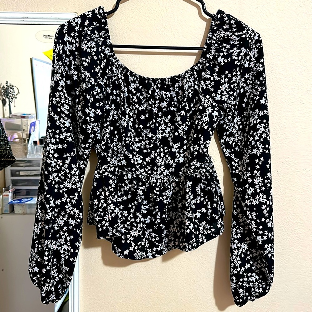 Blouse flower